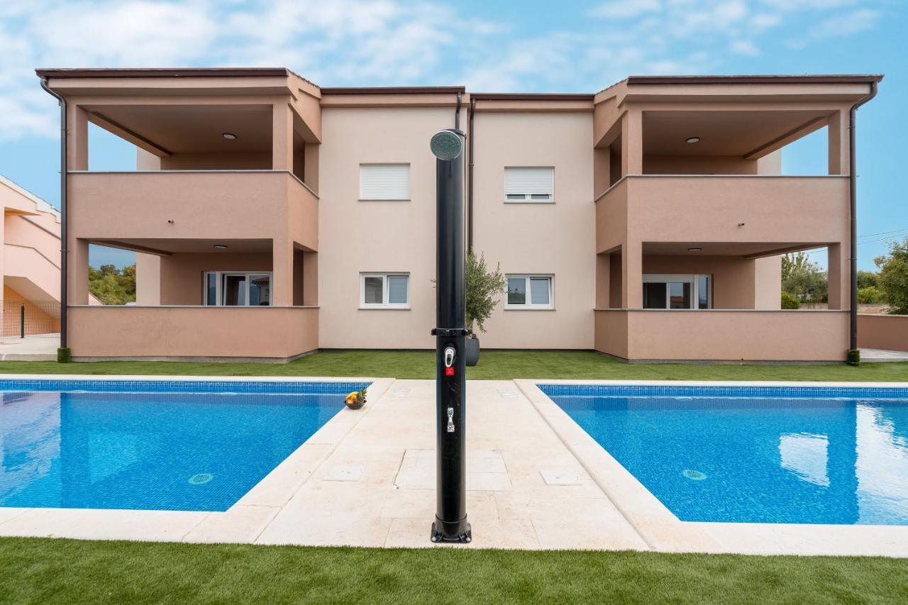 Apartment Ruby Linardici