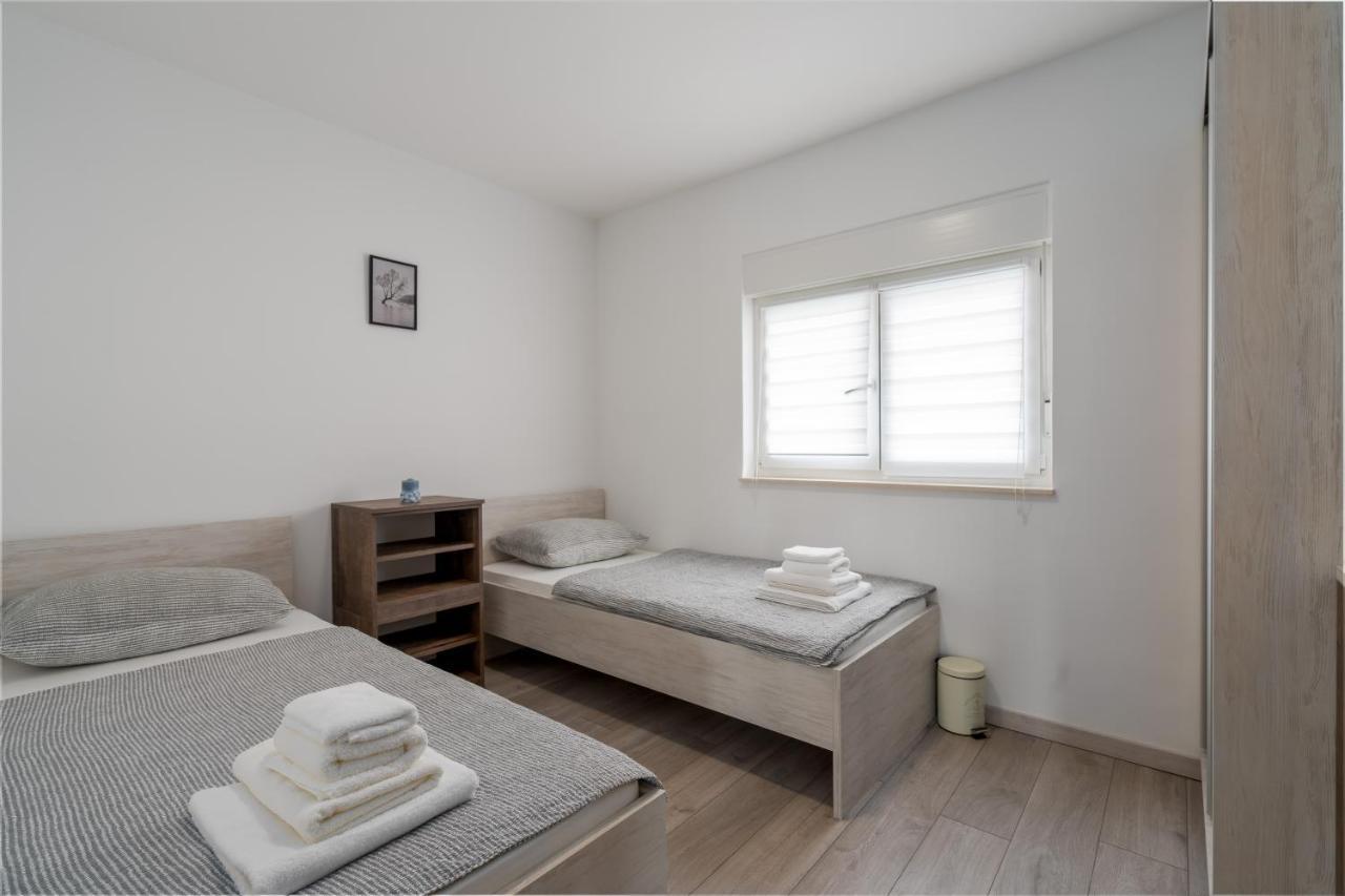 Ruby Apartment *